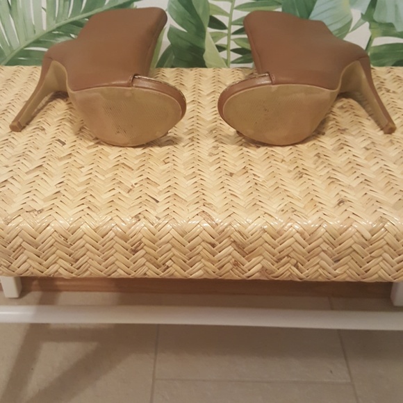 💖 Cognac Ankle Booties w Gold Peep Toe 💖 - Picture 5 of 5